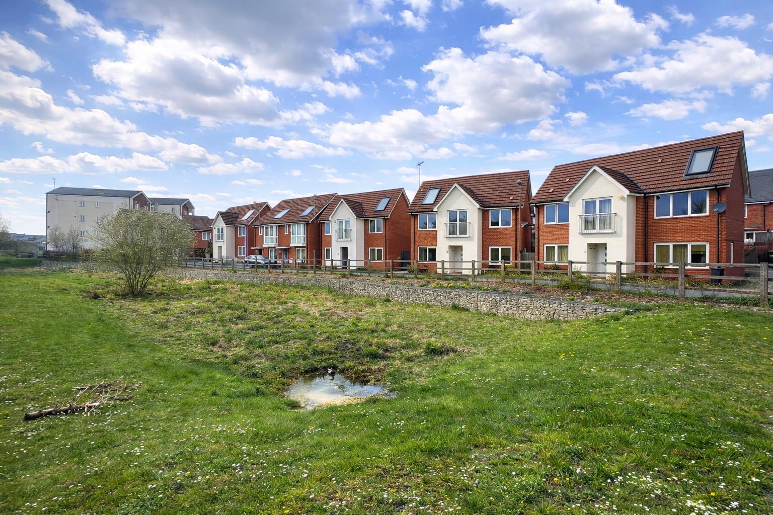 Lowery Crescent, Oxley Park, Milton Keynes